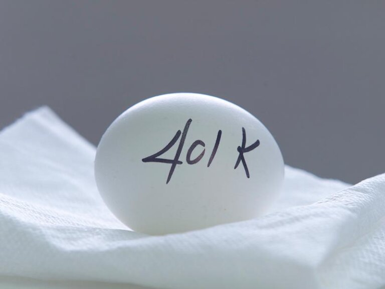 White egg with the writing 401k on it